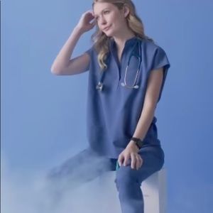 Figs big sky collection rafaela scrub top